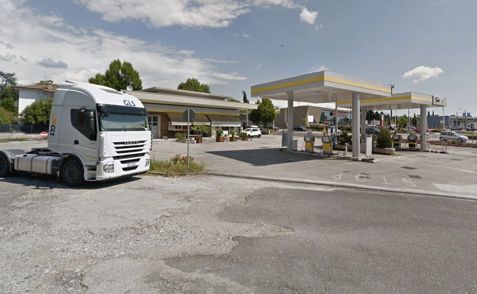Immagine per Cresce la vendita di carburante ma solo grazie ai confini chiusi, la replica del Movimento 5 Stelle